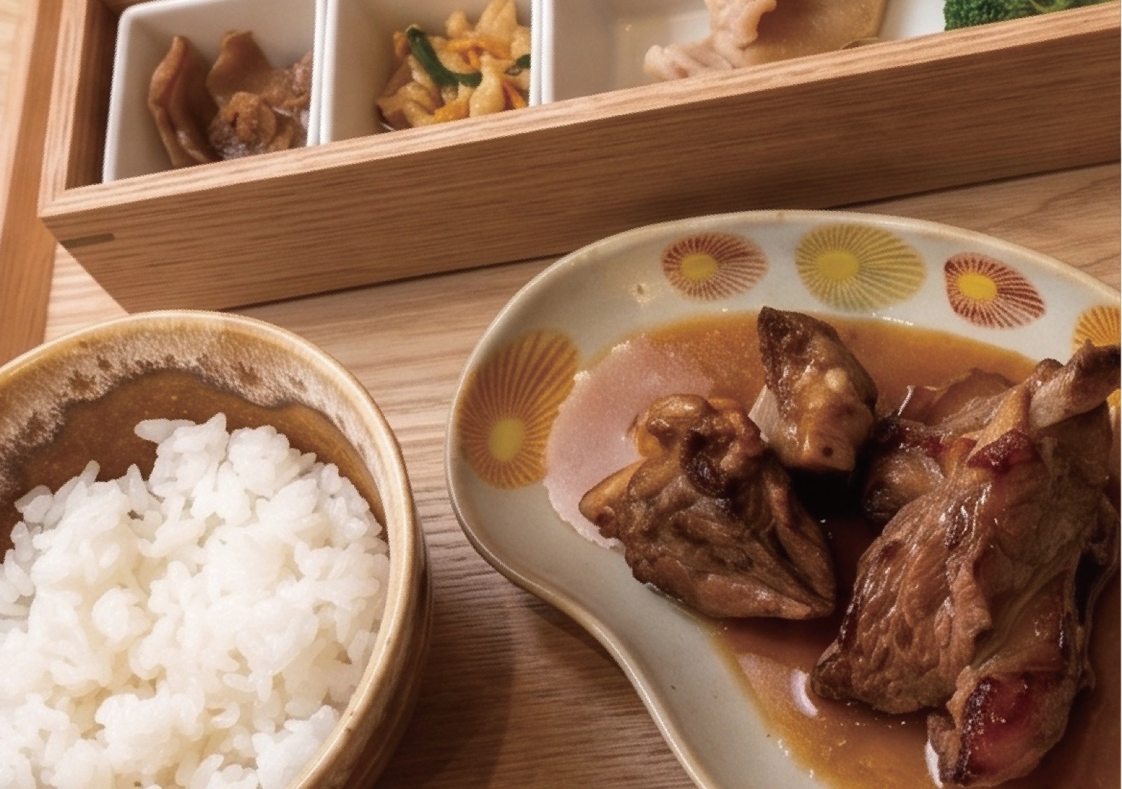 ほろほろ塩麹のスペアリブランチ